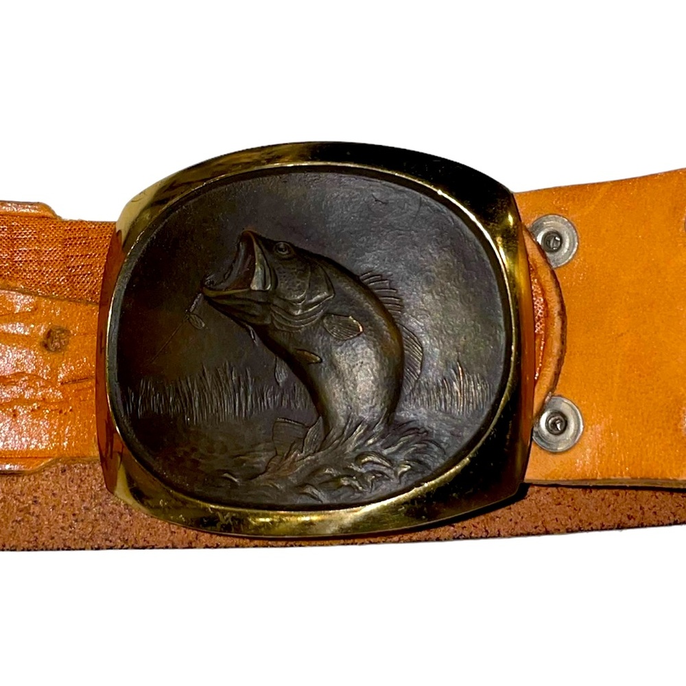 Groovy vintage brass belt buckle bass fishing 🎣 with leather farm belt S Knight